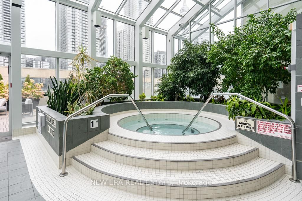 460 Queens Quay W, #404E