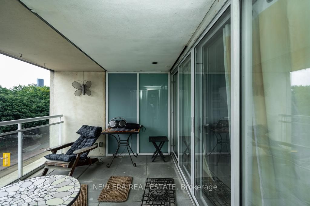 460 Queens Quay W, #404E
