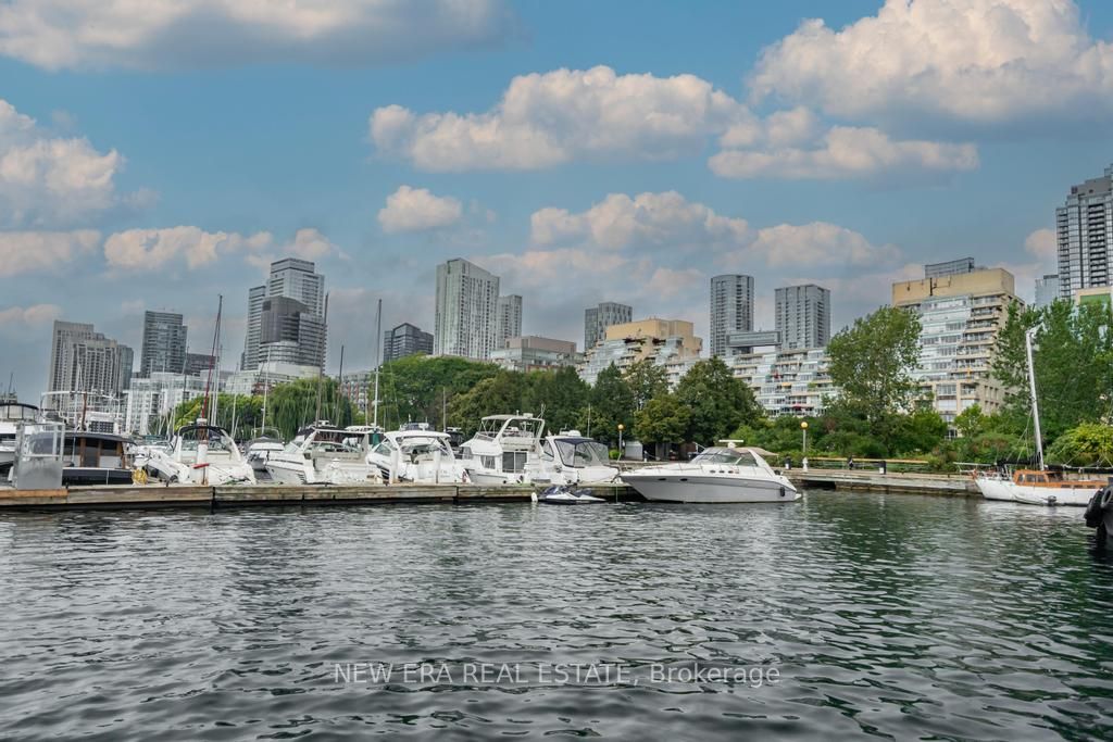 460 Queens Quay W, #404E