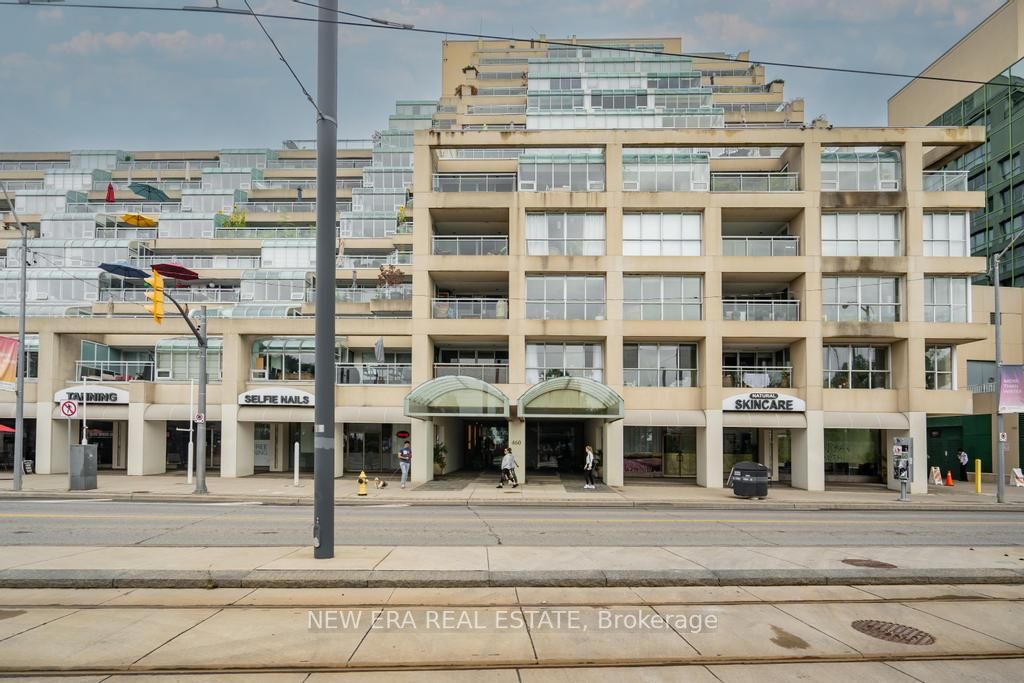 460 Queens Quay W, #404E
