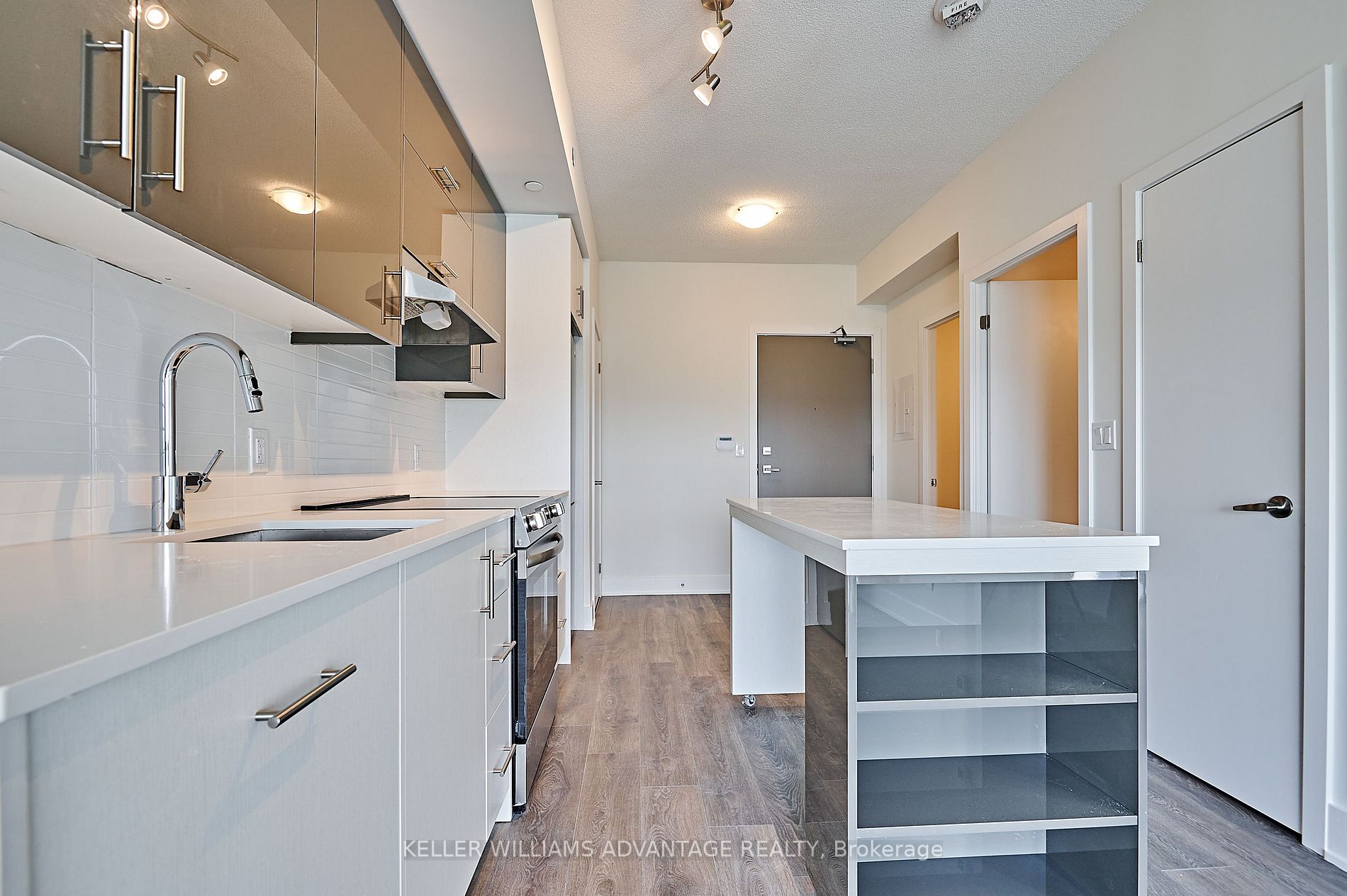188 Fairview Mall Dr, #1610