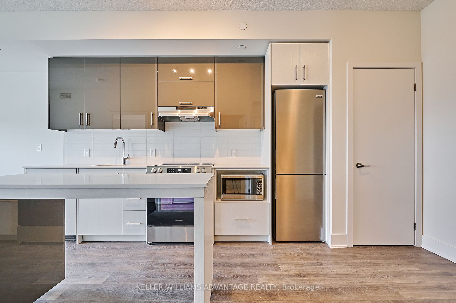 188 Fairview Mall Dr, #1610