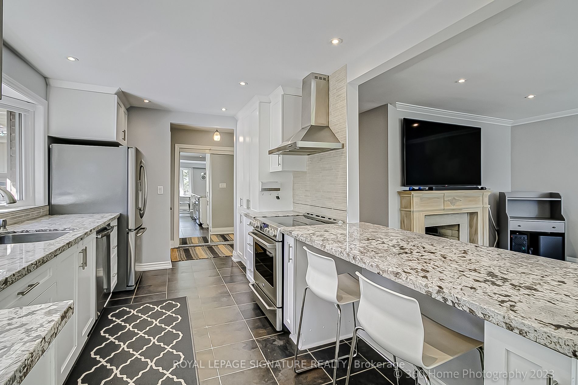 8 Wycliffe Cres