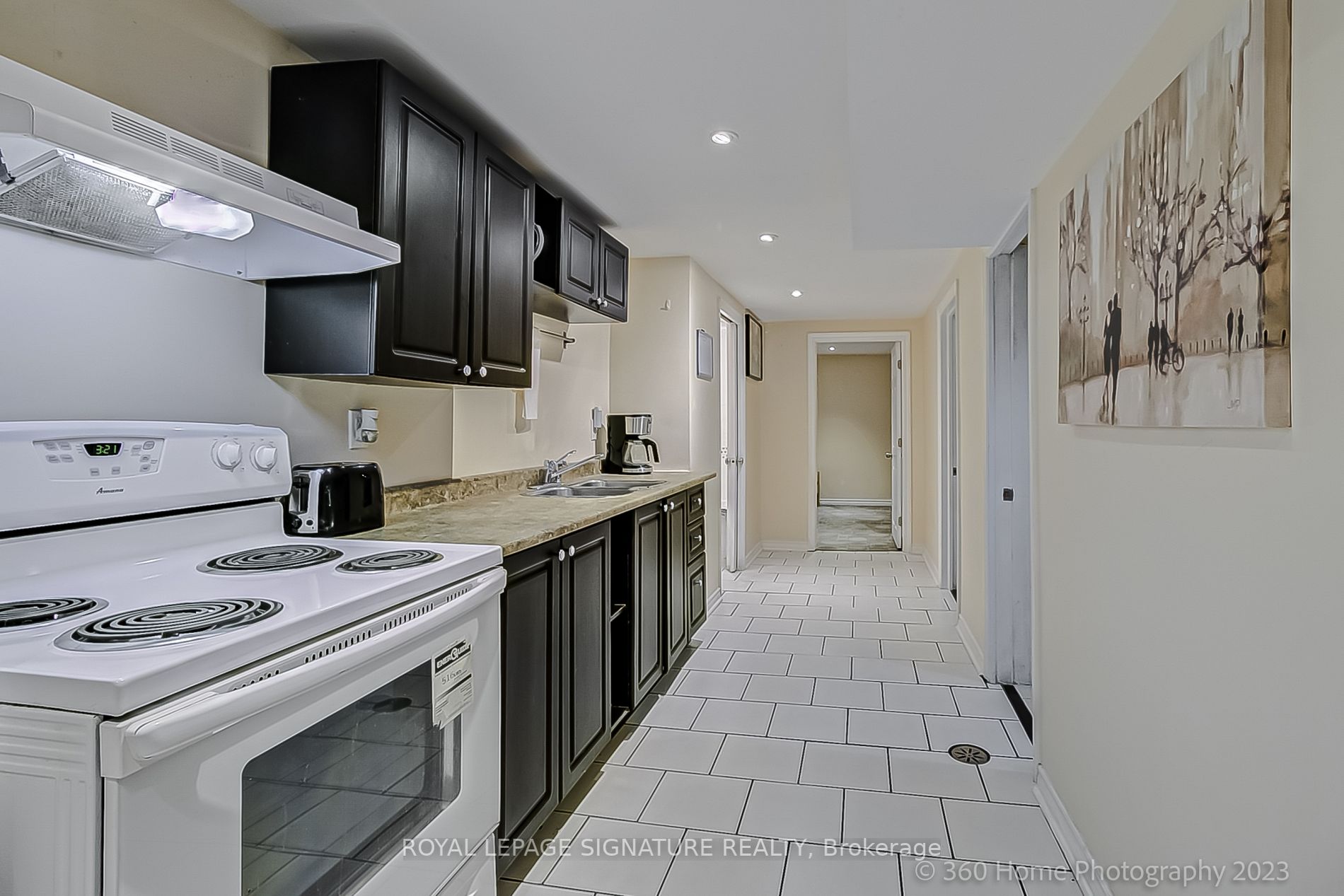 8 Wycliffe Cres