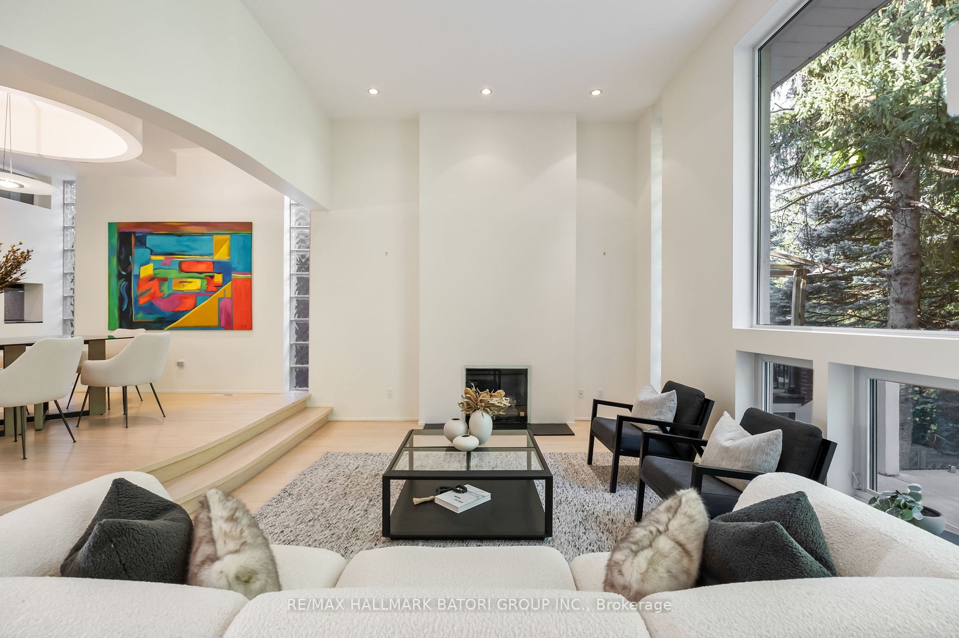 11 Saguenay Ave