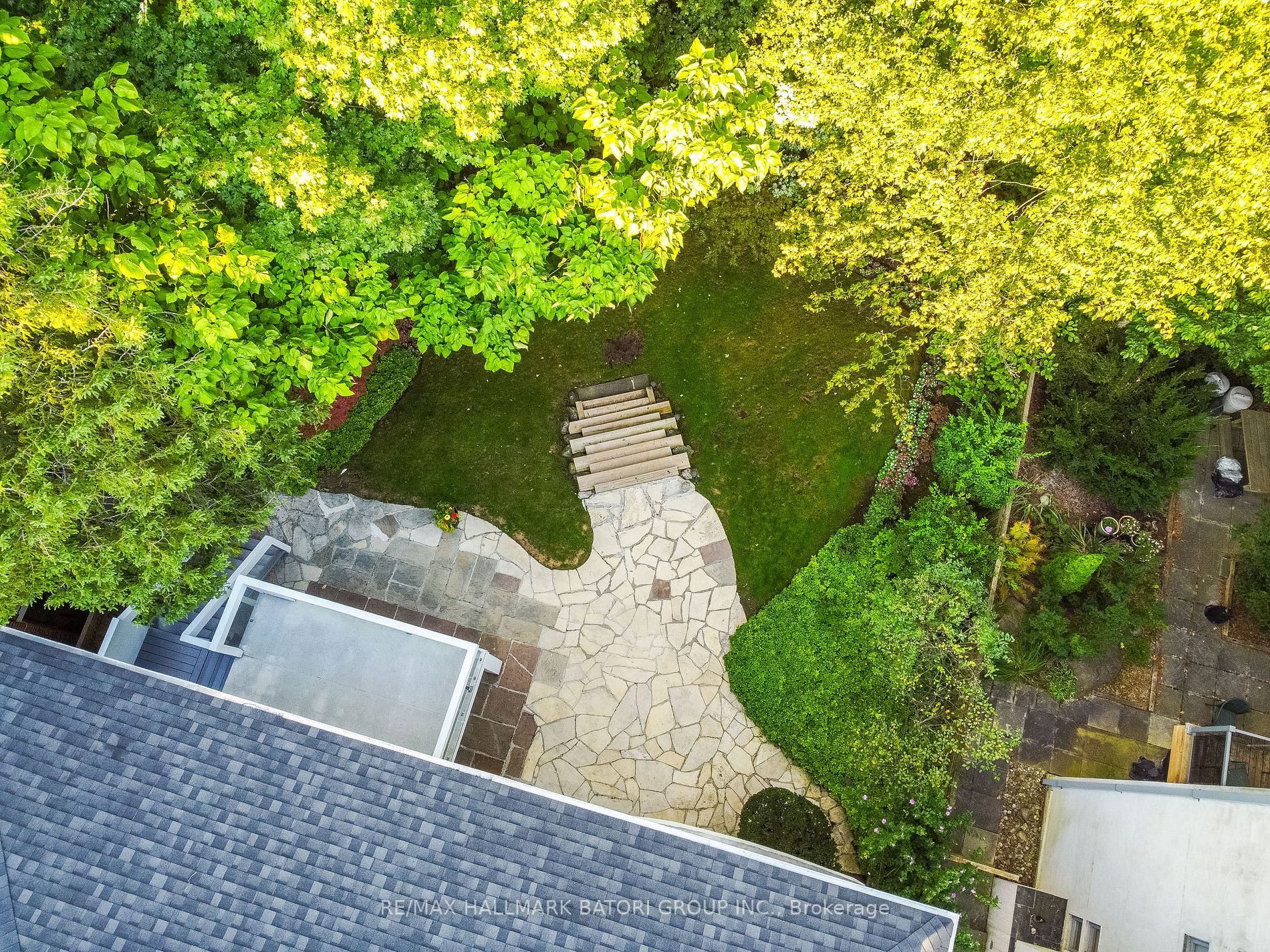 11 Saguenay Ave