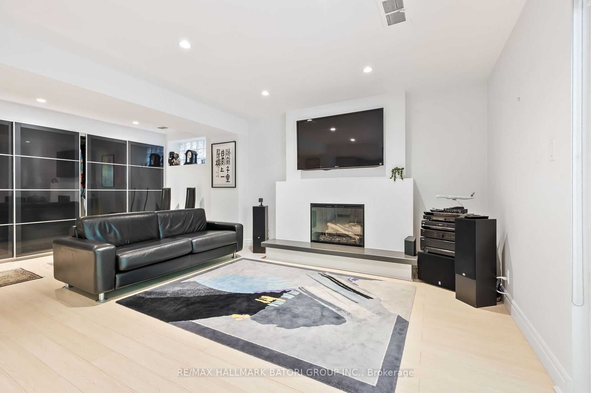 11 Saguenay Ave