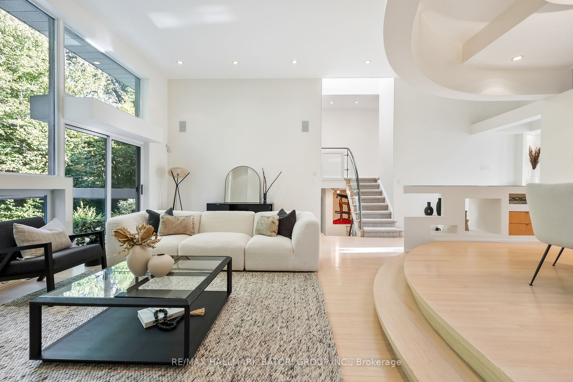 11 Saguenay Ave