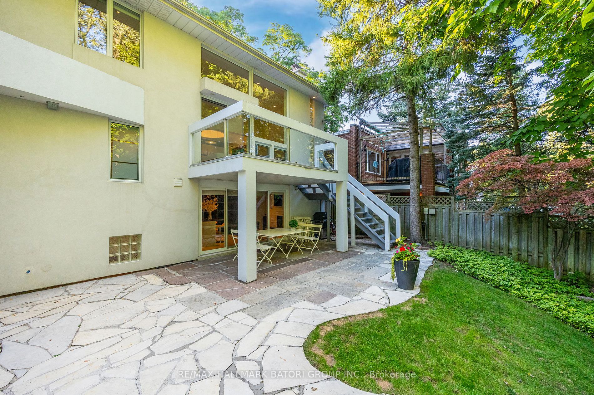11 Saguenay Ave