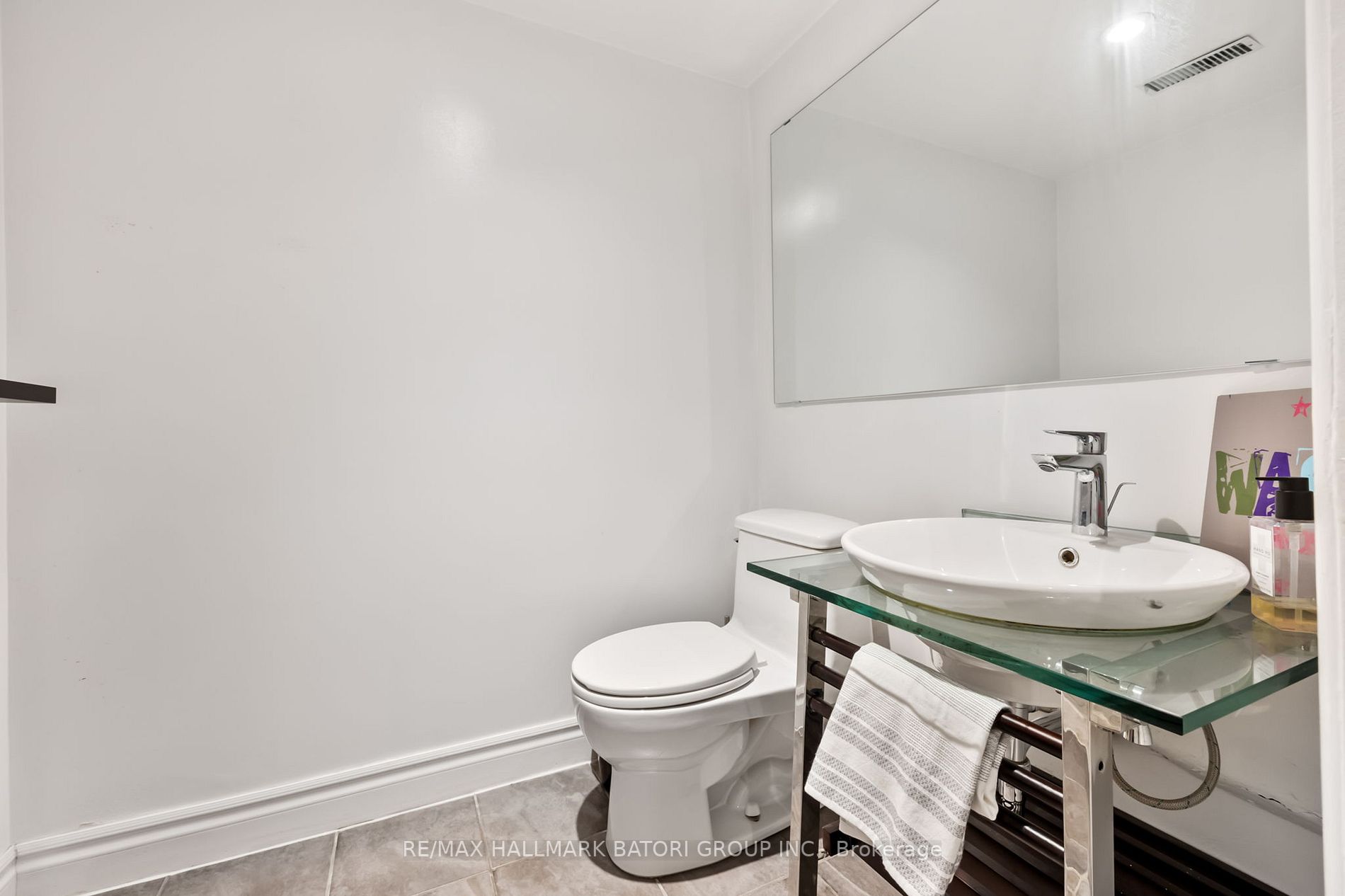 11 Saguenay Ave