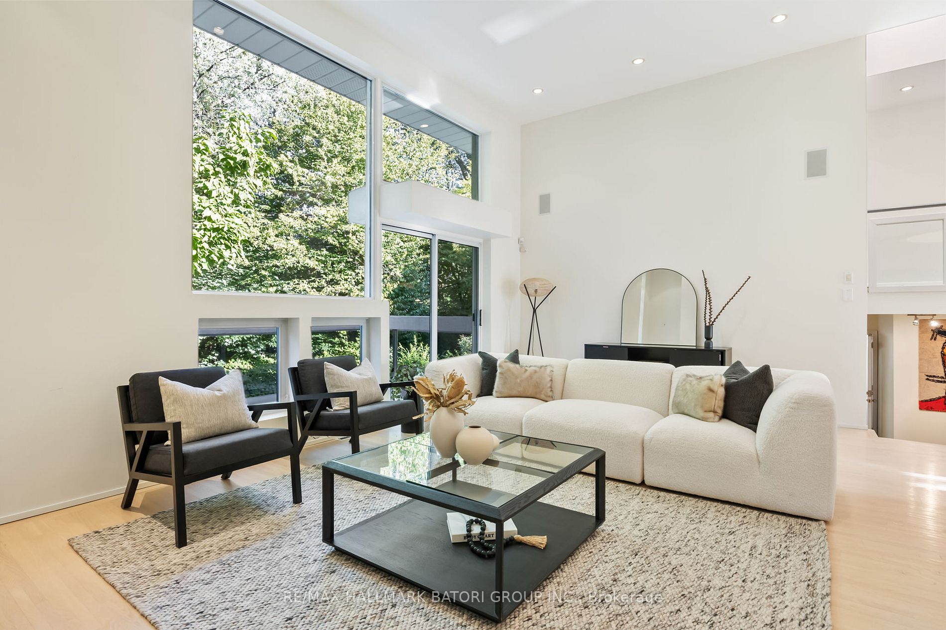 11 Saguenay Ave