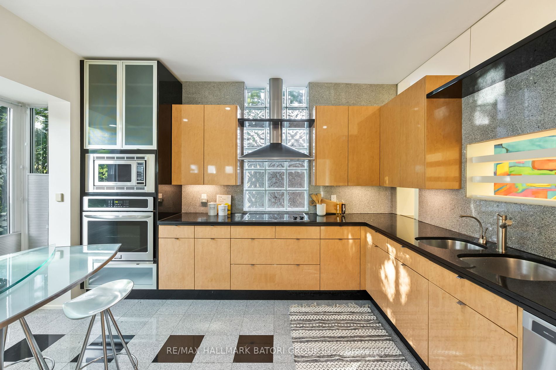 11 Saguenay Ave