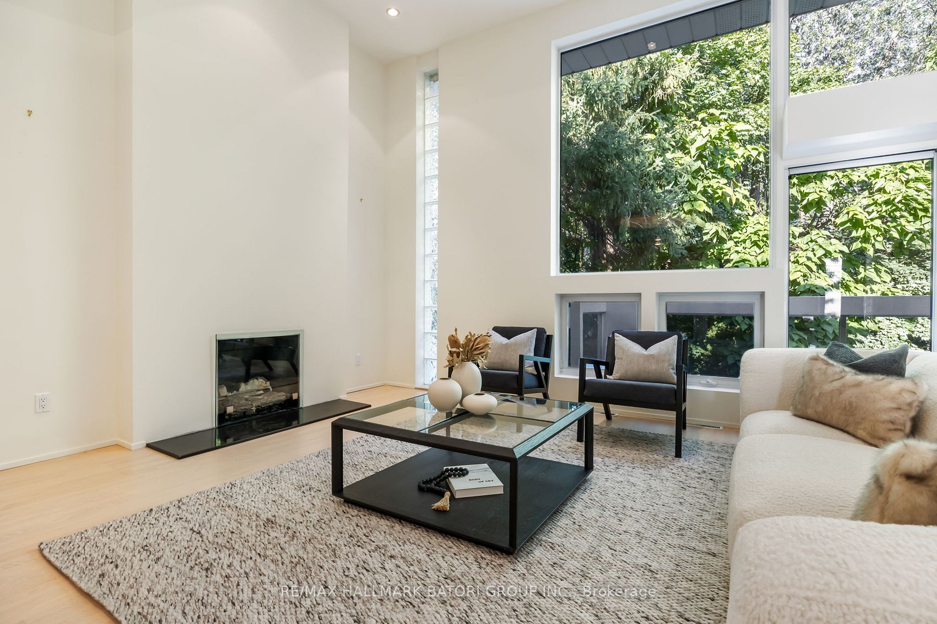 11 Saguenay Ave