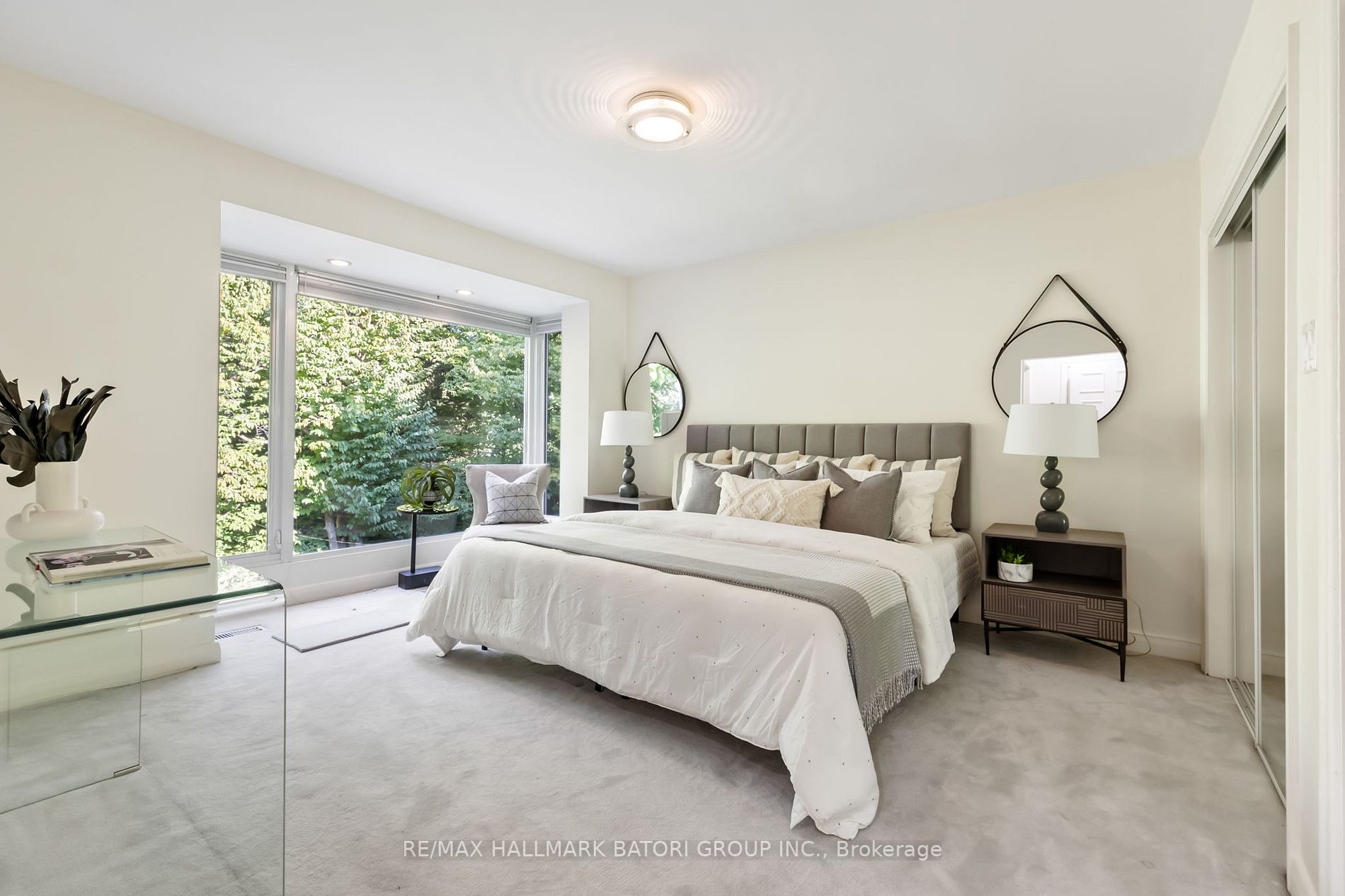 11 Saguenay Ave