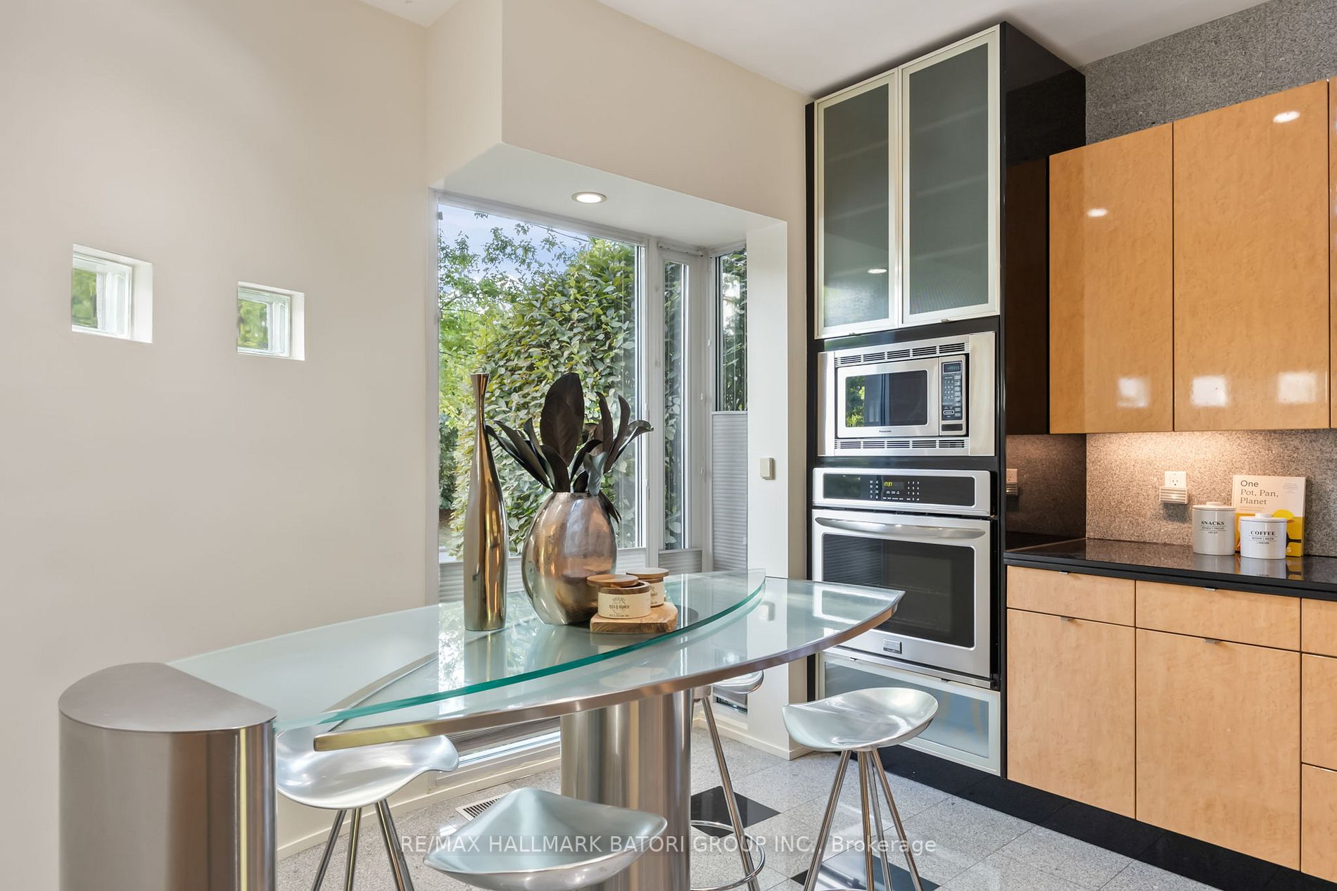11 Saguenay Ave