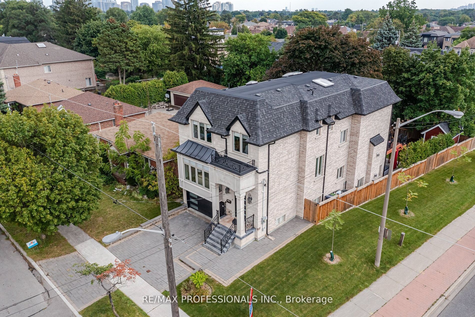 513 Hounslow Ave