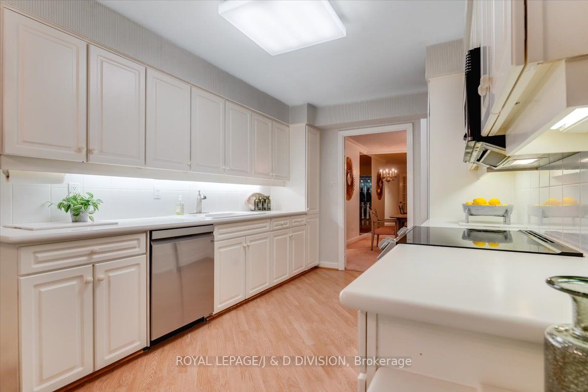 3800 Yonge St, #615