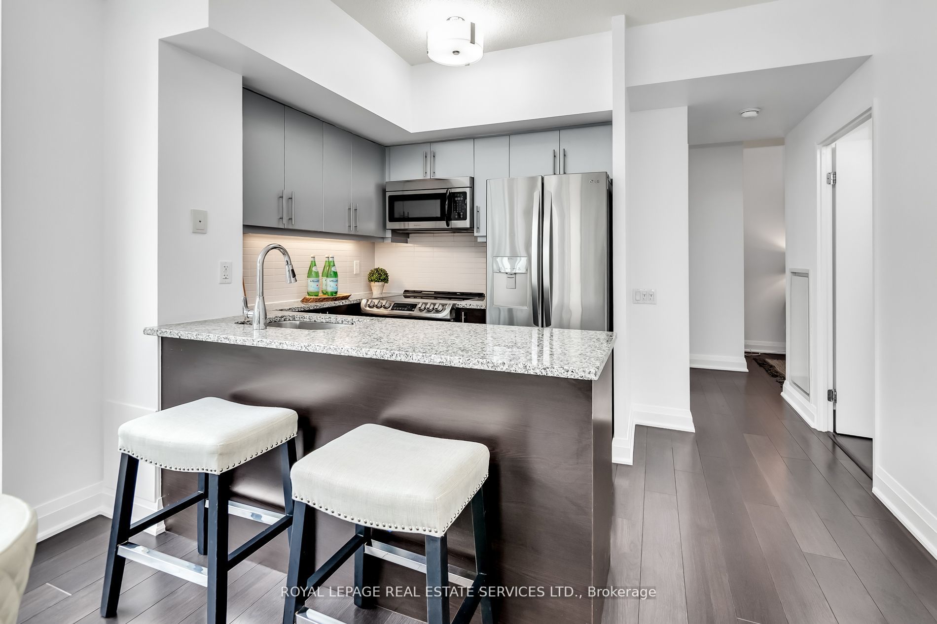 83 Redpath Ave, #210