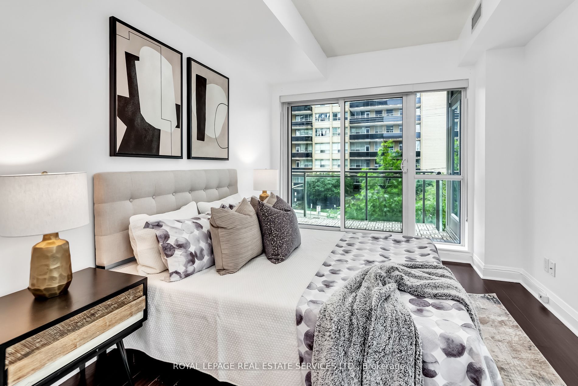 83 Redpath Ave, #210