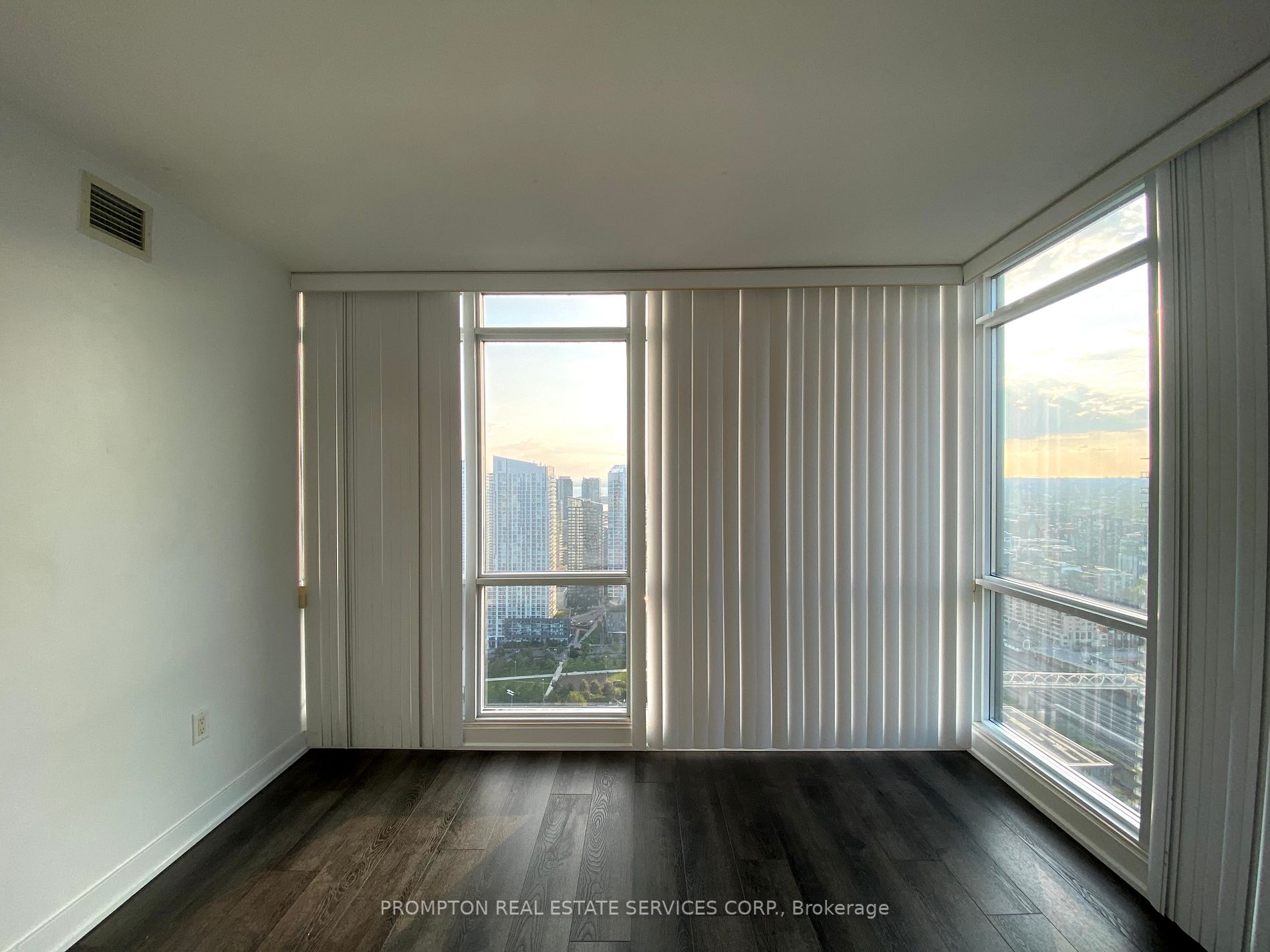 15 Fort York Blvd, #4703