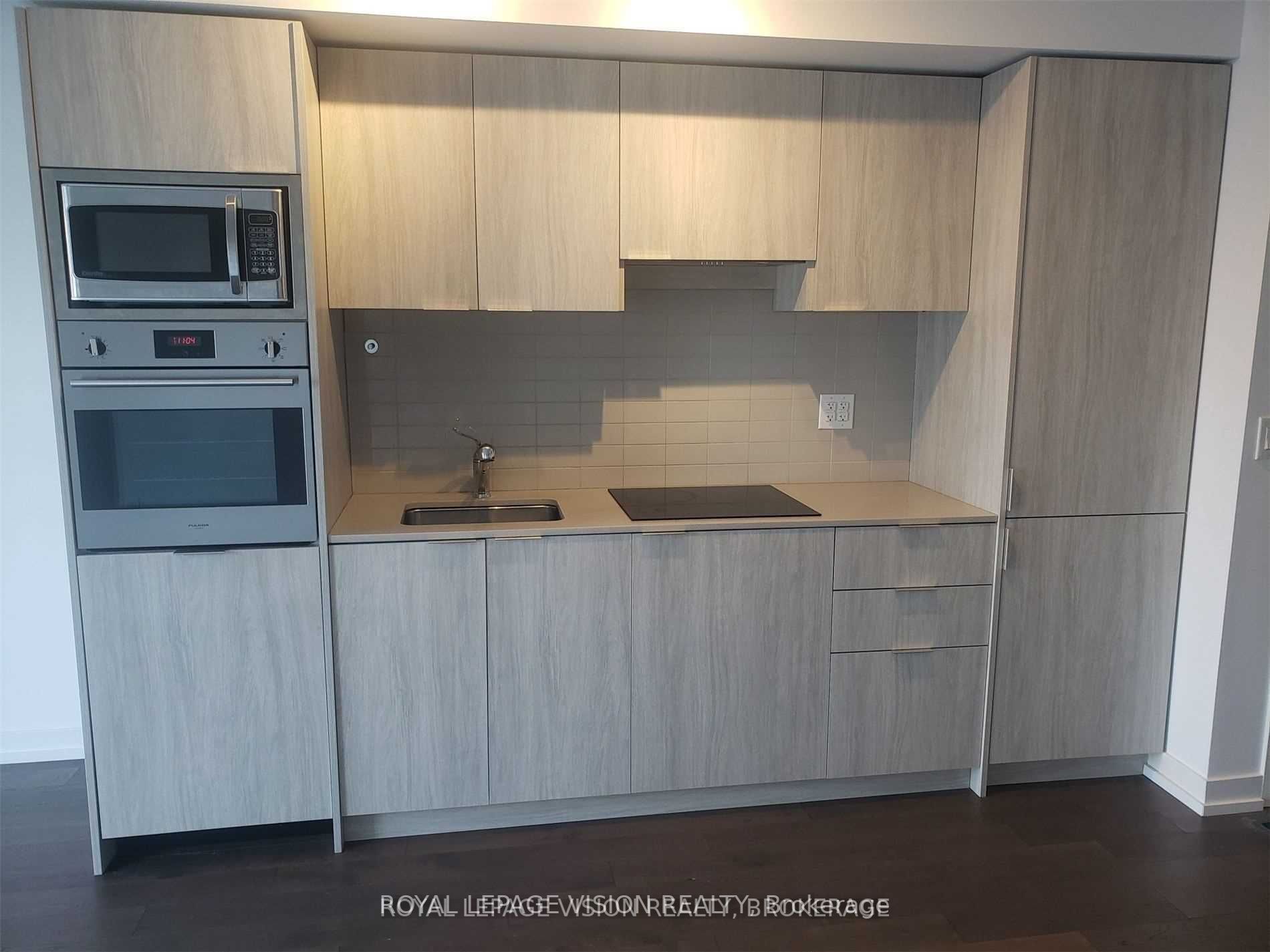 11 Wellesley St W, #1301