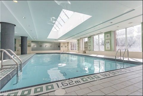 10 Northtown Way, #909