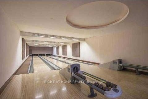 10 Northtown Way, #909