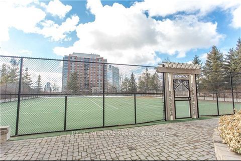 10 Northtown Way, #909