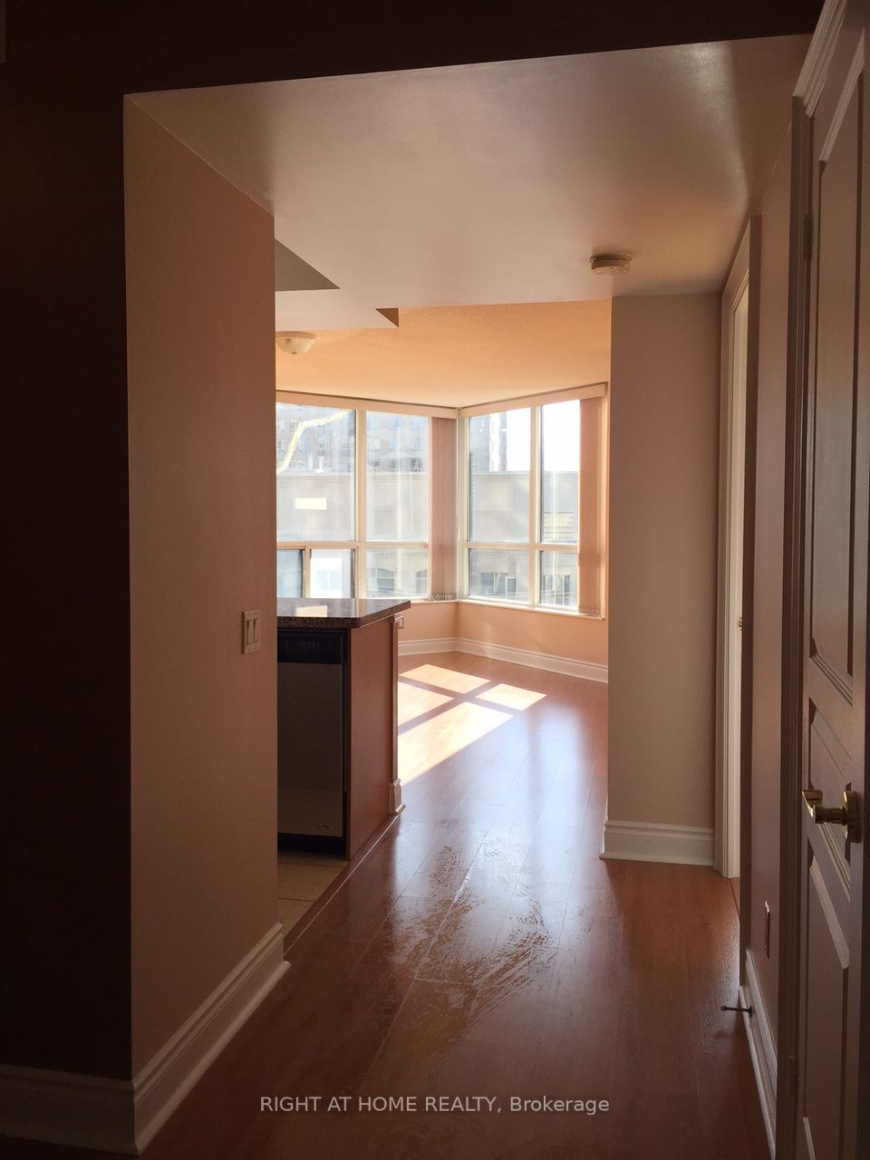 10 Northtown Way, #909
