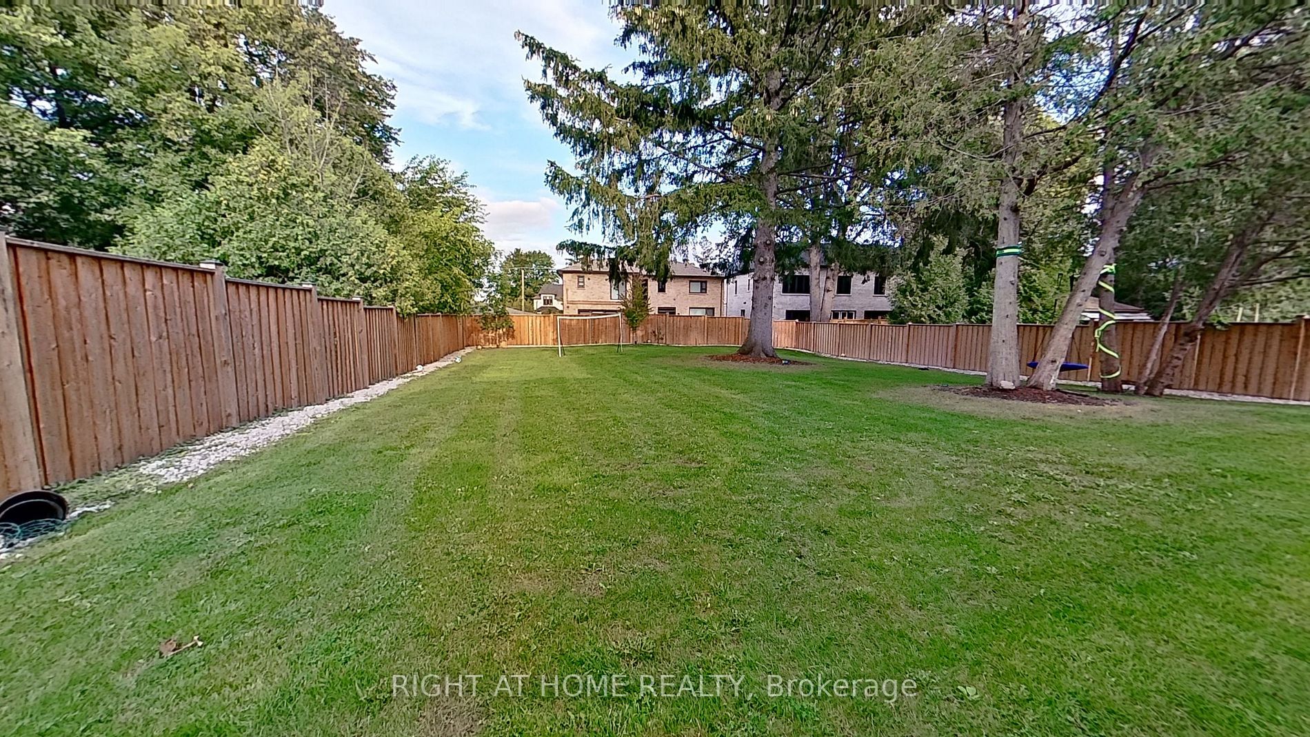 11 Whitman St
