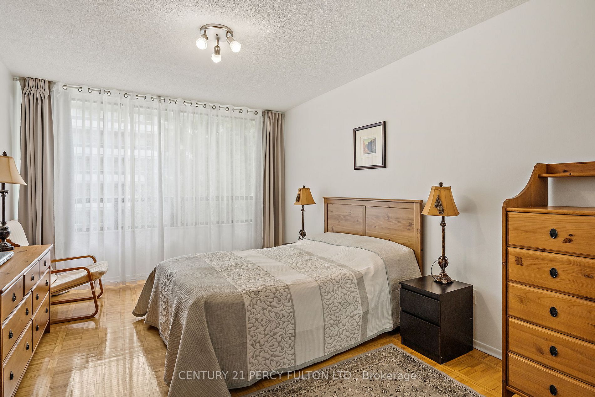 22 Shallmar Blvd, #605