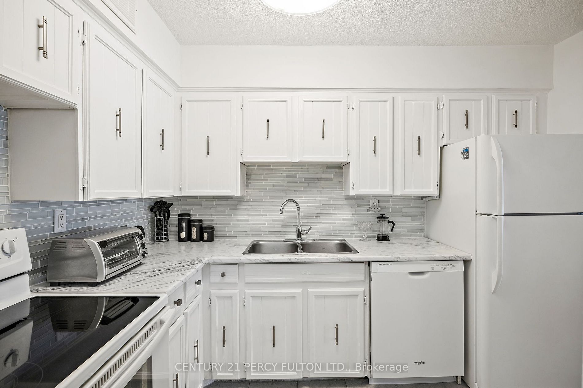 22 Shallmar Blvd, #605