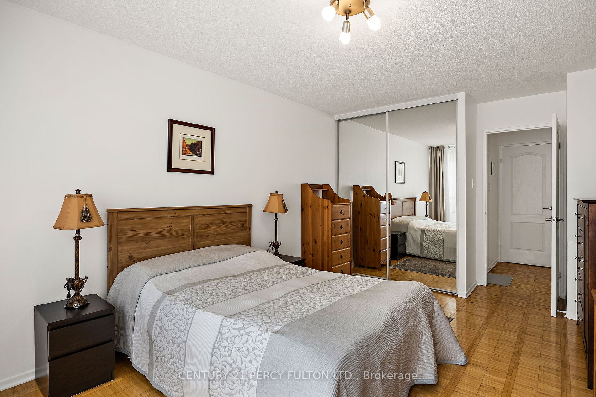 22 Shallmar Blvd, #605