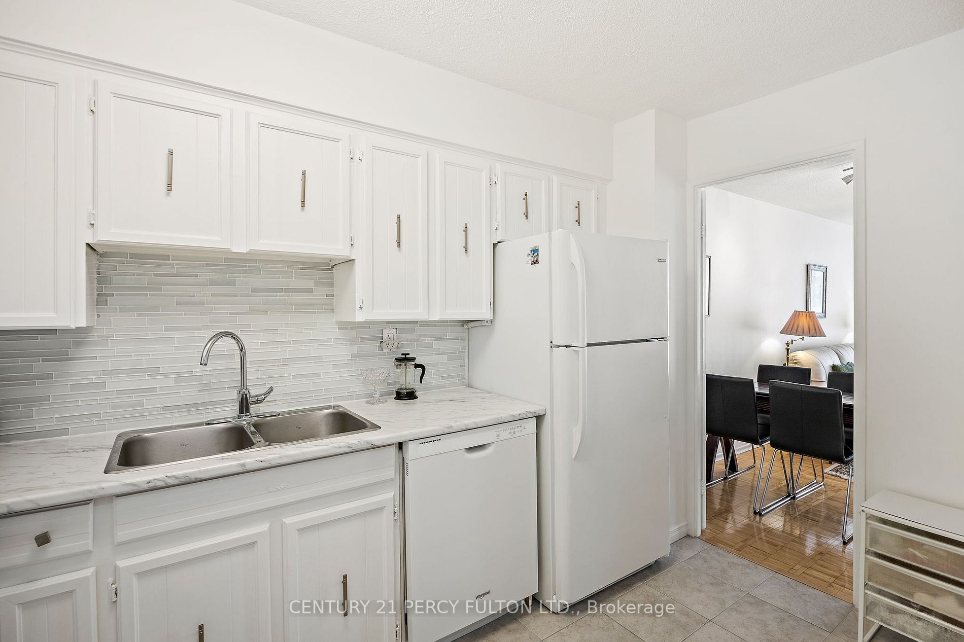 22 Shallmar Blvd, #605