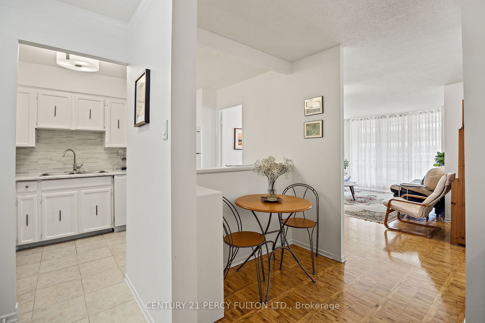 22 Shallmar Blvd, #605