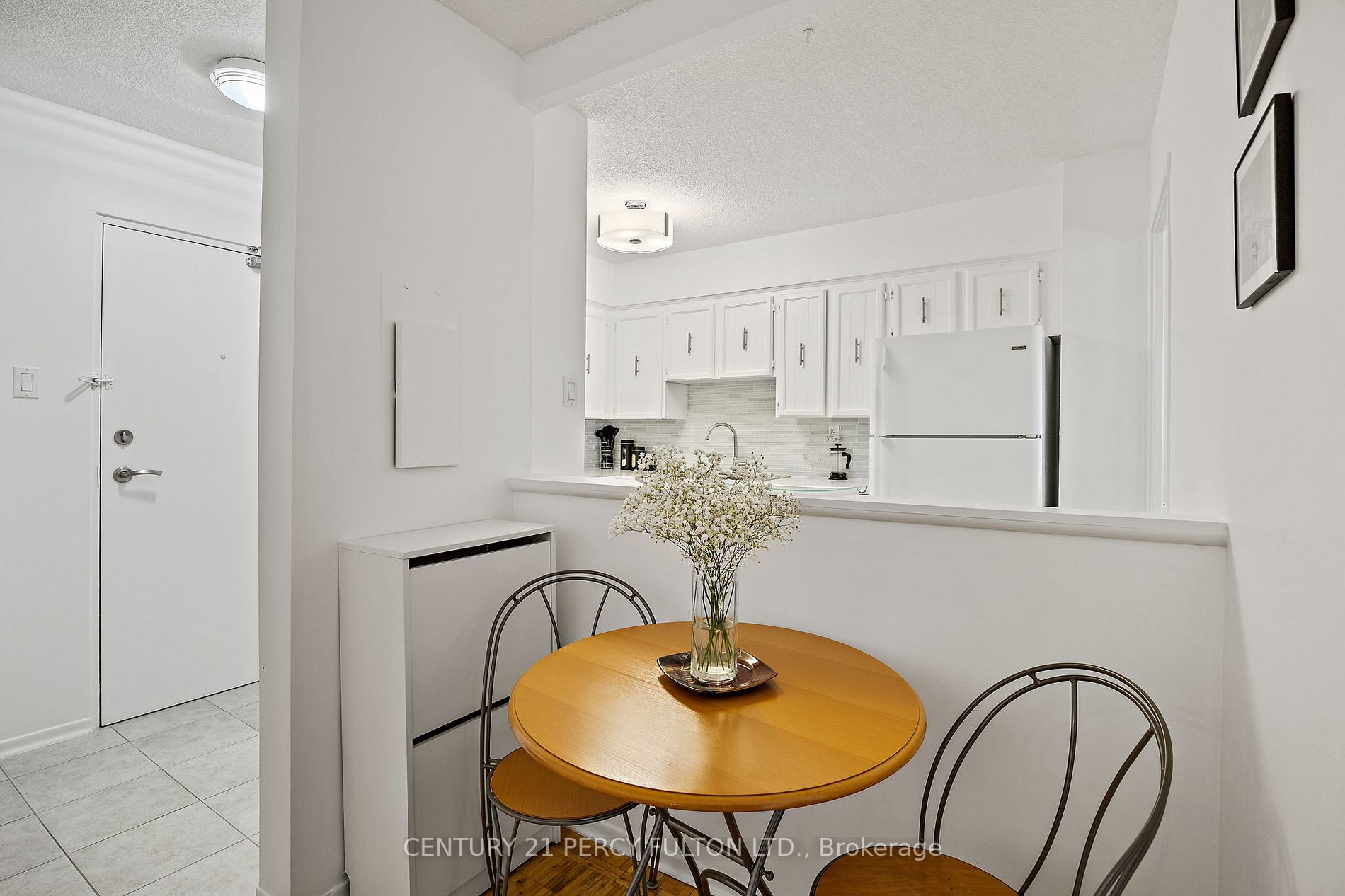 22 Shallmar Blvd, #605