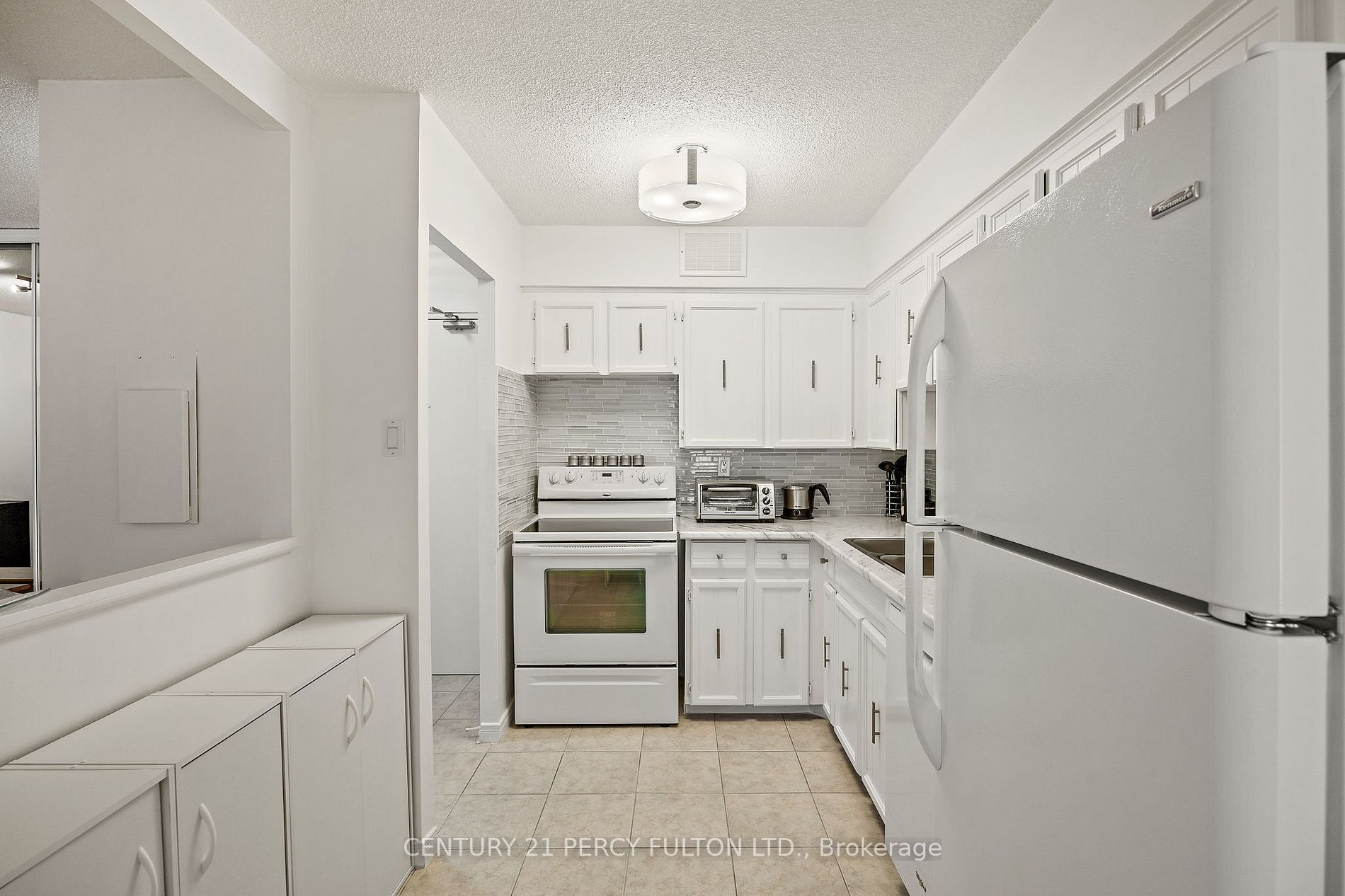 22 Shallmar Blvd, #605