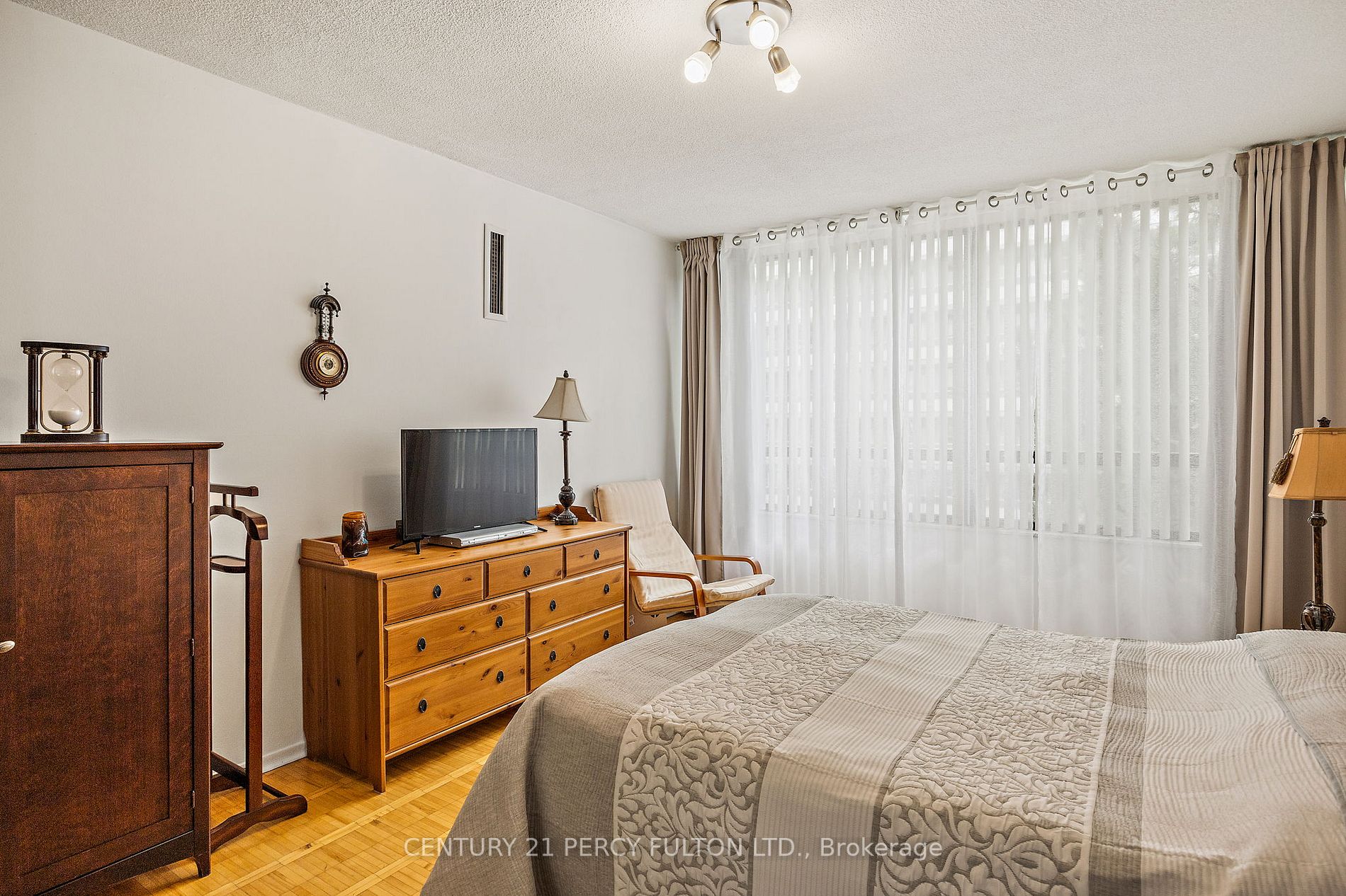 22 Shallmar Blvd, #605