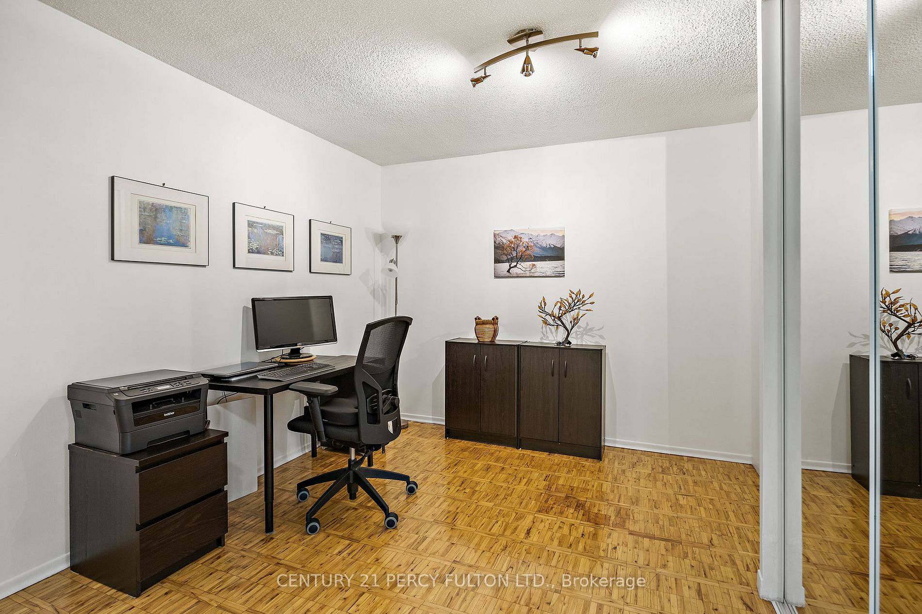 22 Shallmar Blvd, #605