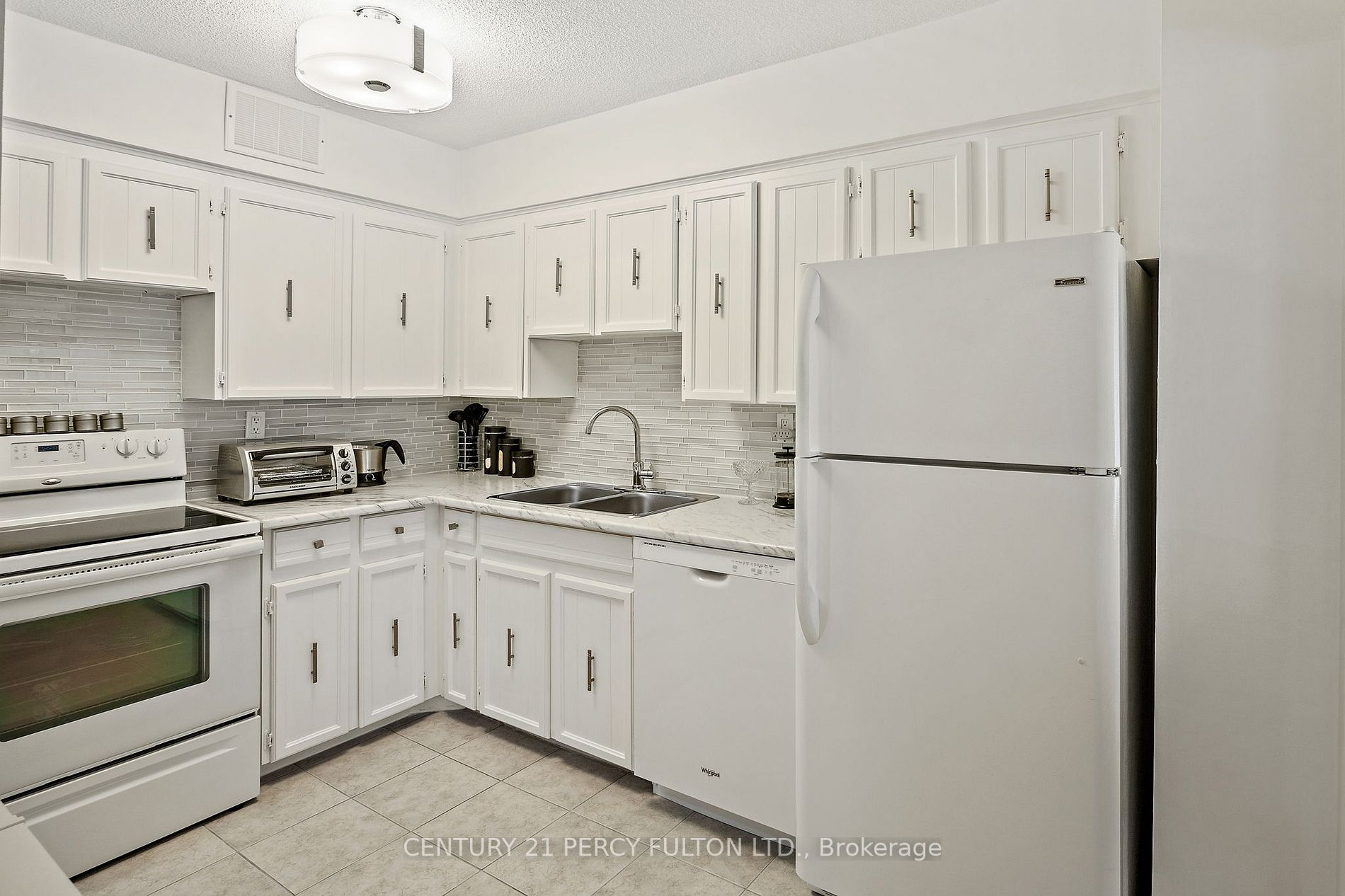 22 Shallmar Blvd, #605