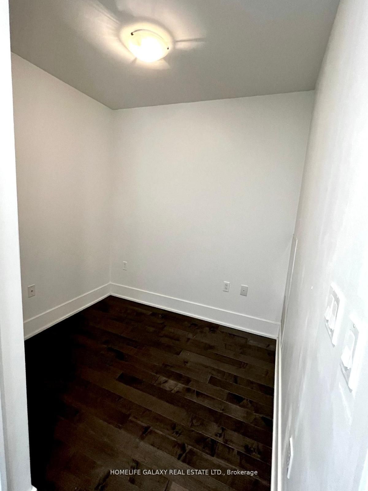 39 Queens Quay E, #934