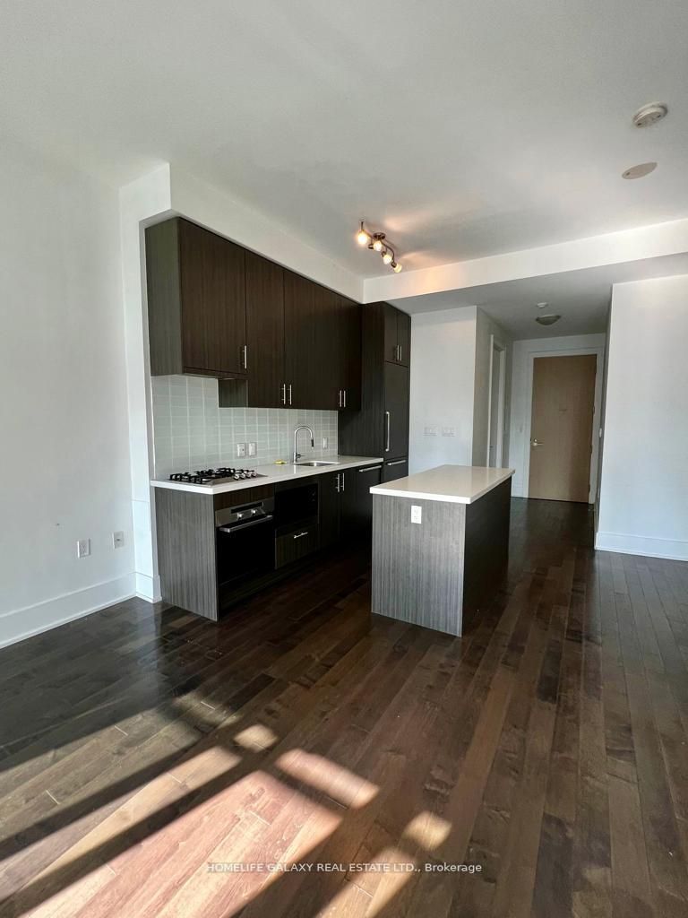39 Queens Quay E, #934