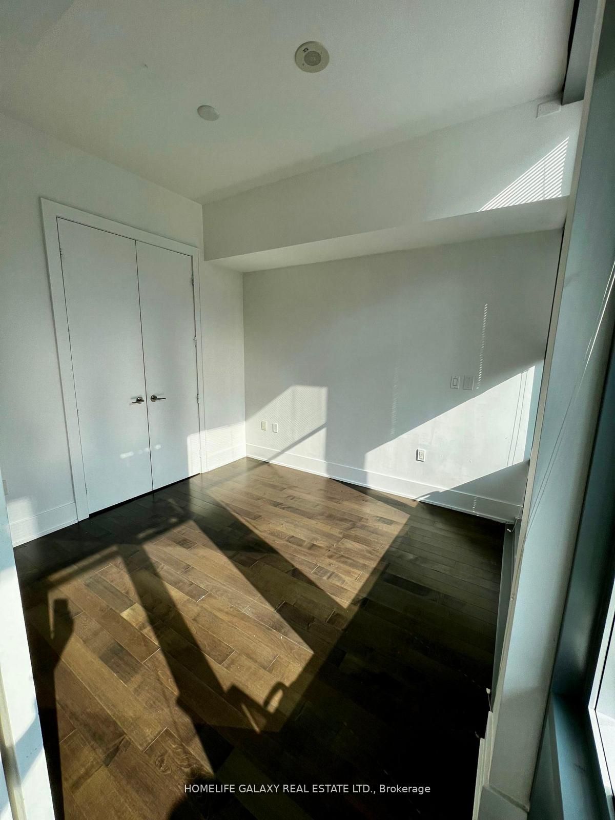39 Queens Quay E, #934