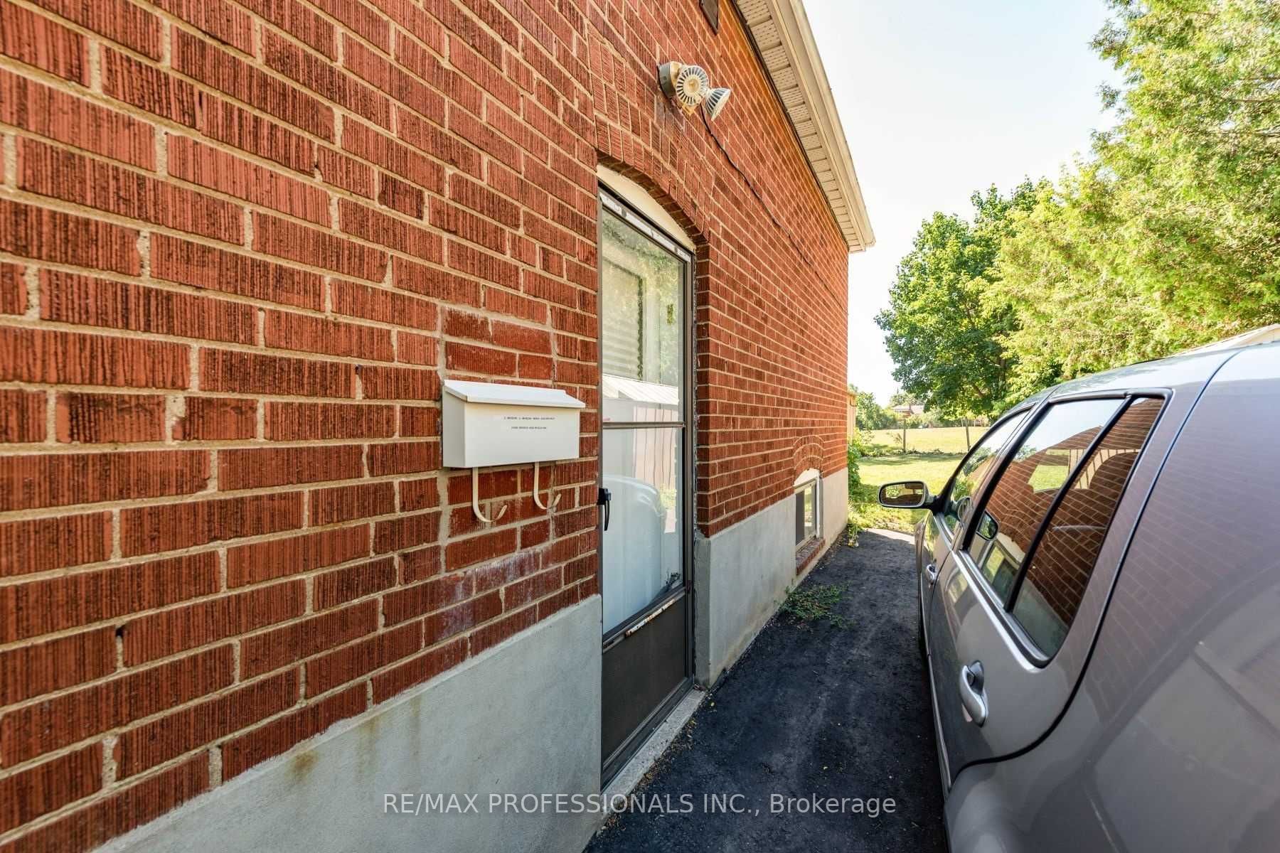 55 Bainbridge Ave, #Bsmt