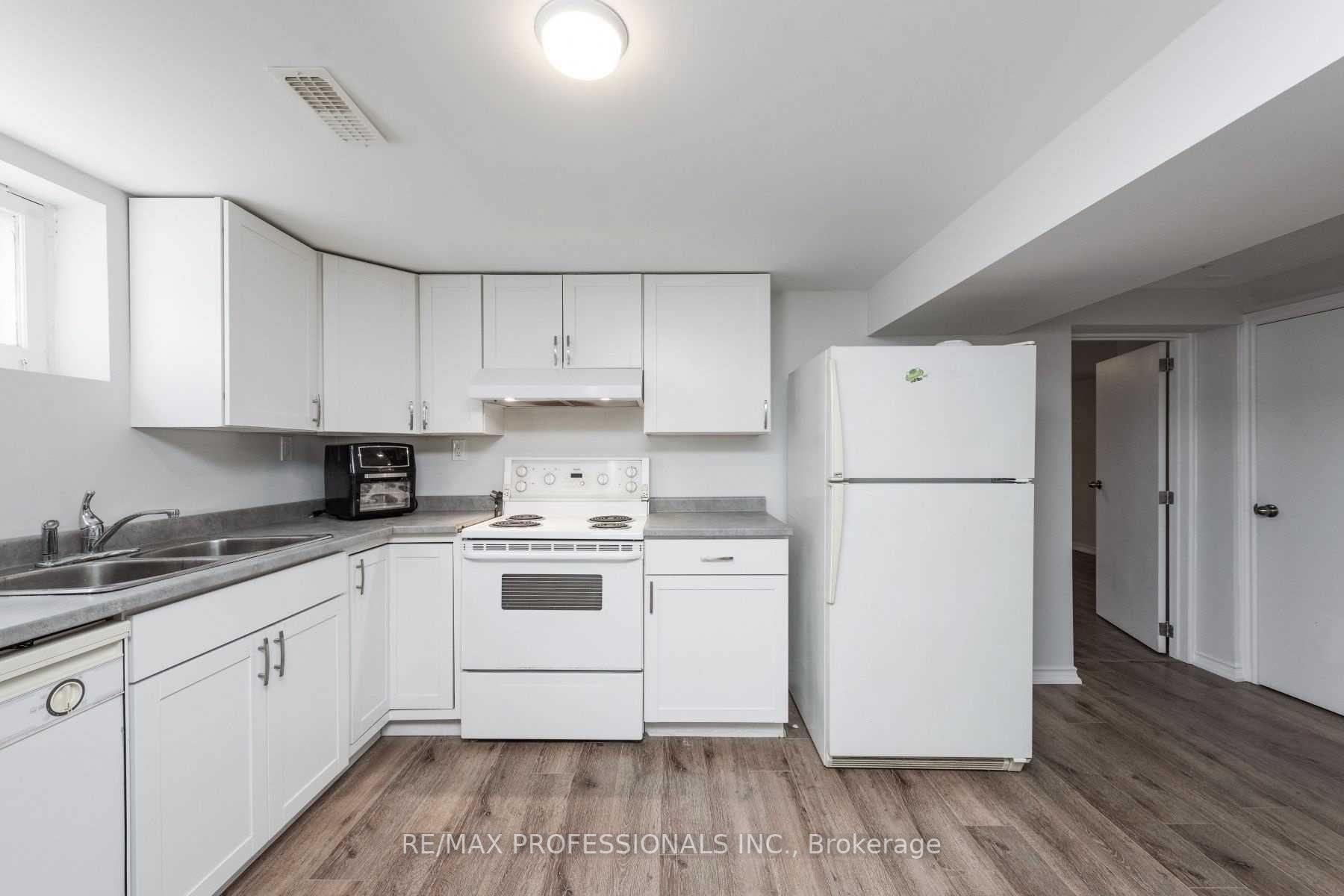 55 Bainbridge Ave, #Bsmt