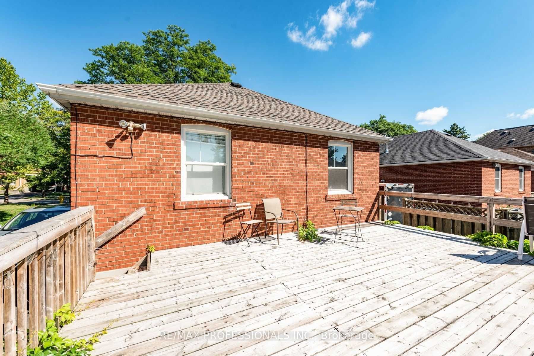 55 Bainbridge Ave, #Bsmt