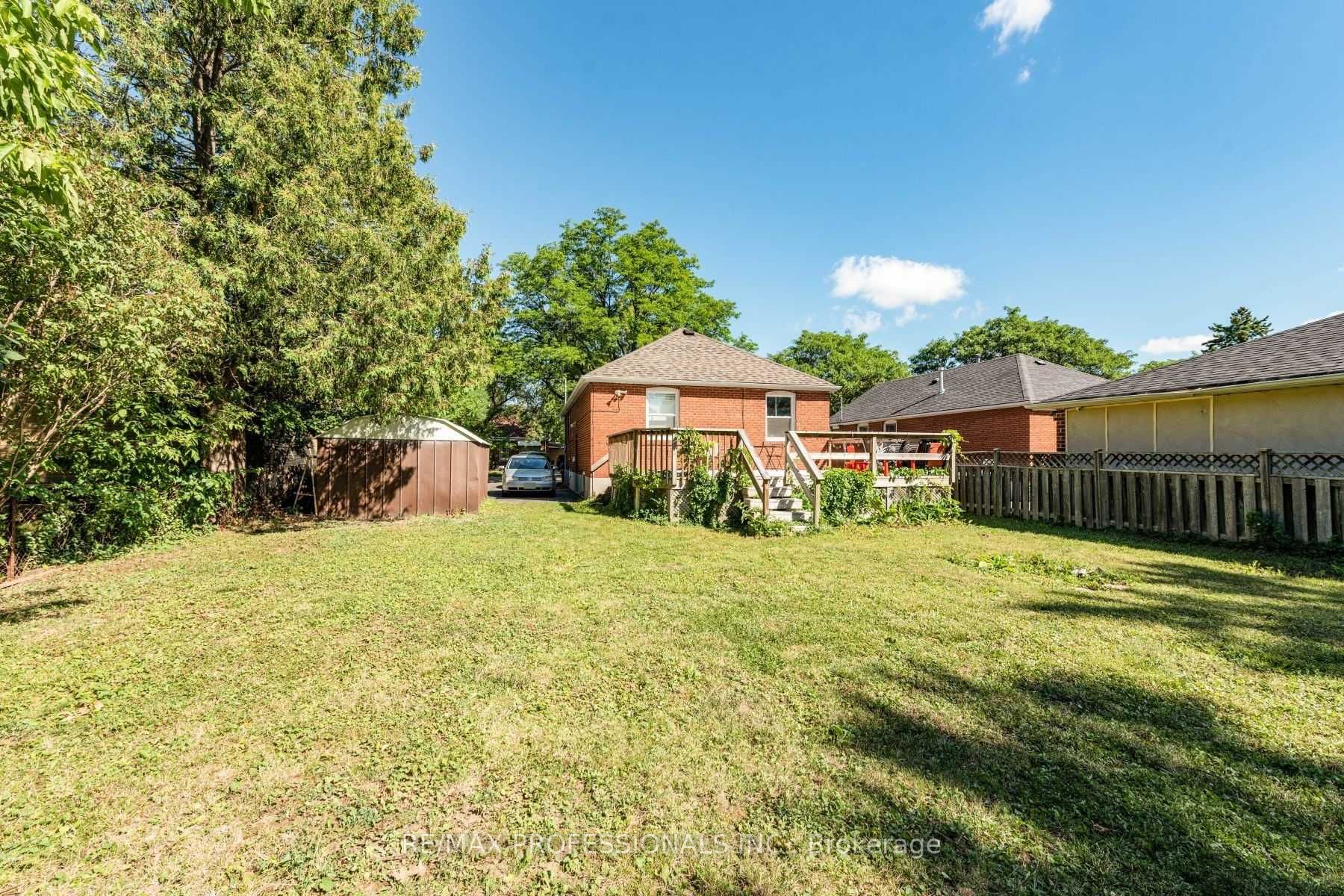 55 Bainbridge Ave, #Bsmt