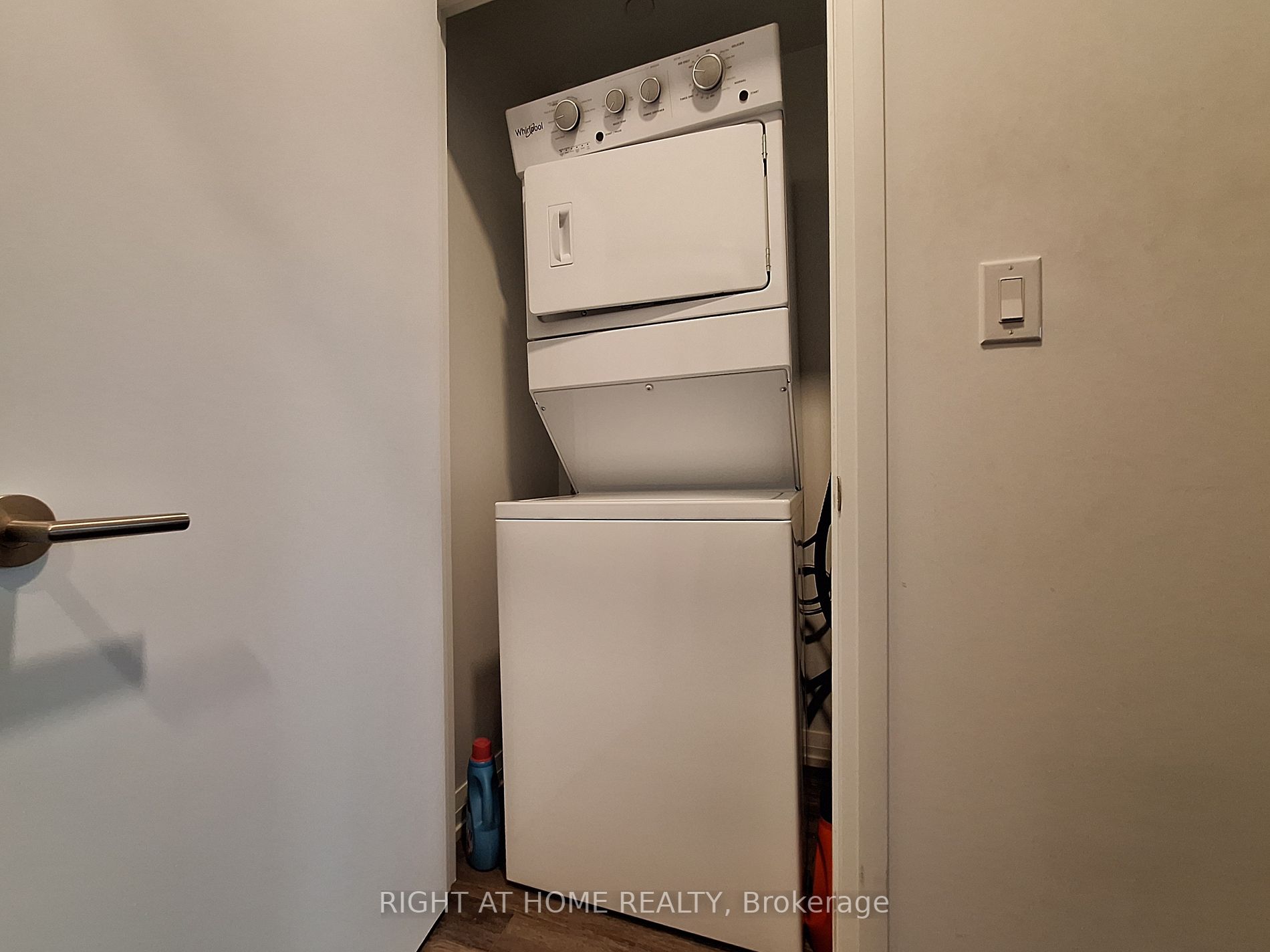 75 Canterbury Place, #1715