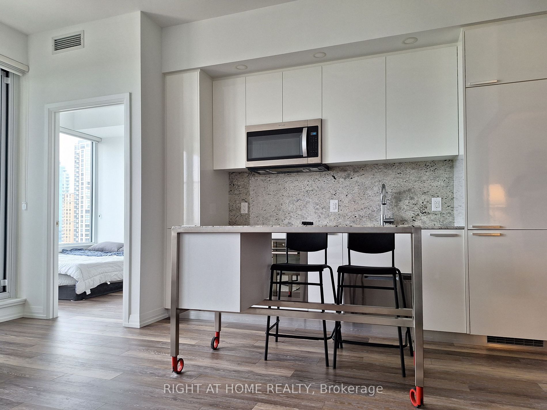 75 Canterbury Place, #1715