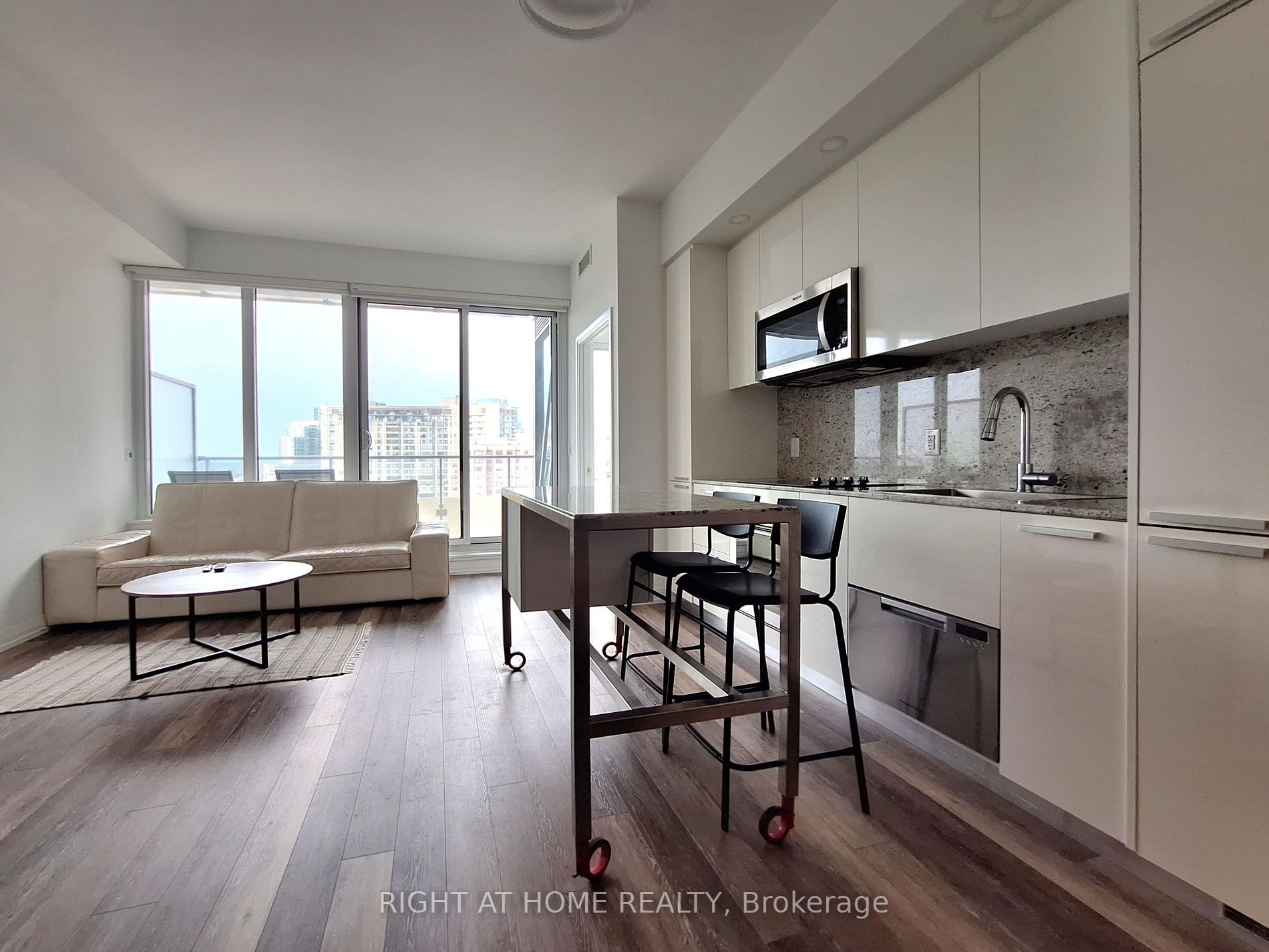 75 Canterbury Place, #1715